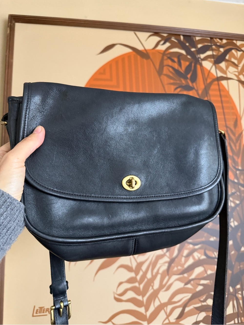 Vintage Coach Black Glove Tanned Leather City Bag — Classic Turnlock Crossbody